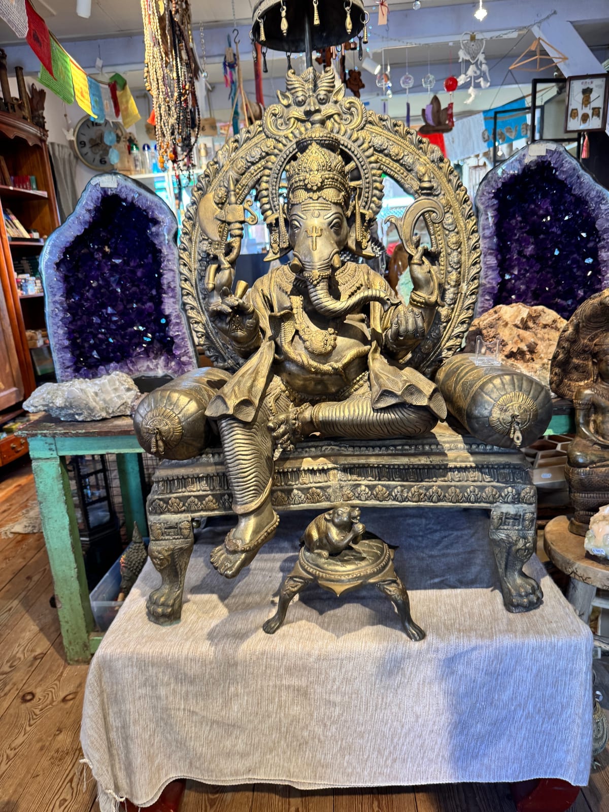 Ganesha en amethist details
